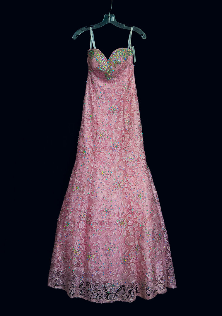 Boise Photographer with Allison’s Formal Dresses in Clarkston, Washington!